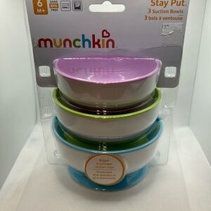 munchkin Stay Put Nesting suction bowls new in package